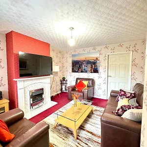  Holiday home Cozy Near Luton Station, Mall And Luton Airport 10 Min