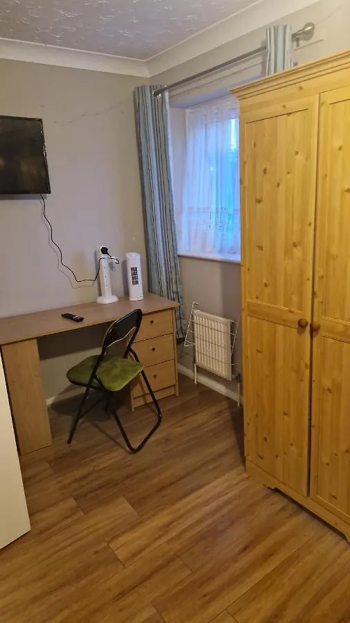 Yvonnehut Apartment Luton  Luton (Bedfordshire)